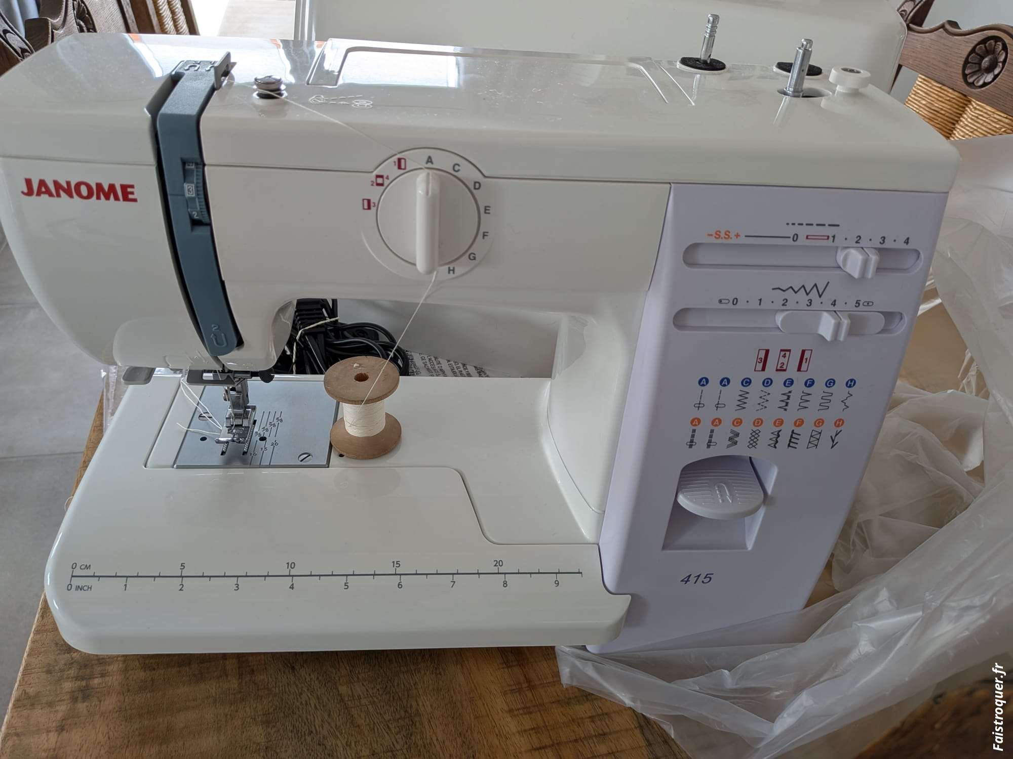 Machine à coudre Janome 415